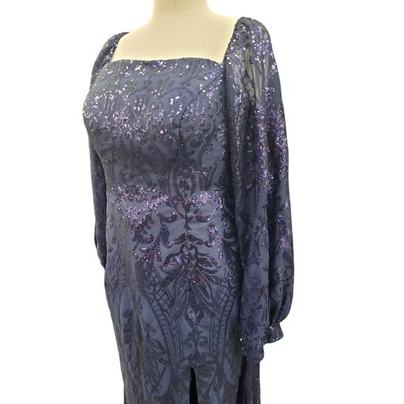NWT Long Sleeved Patterned Sequin Gown in Navy Blue - Picture 5 of 13